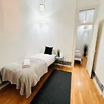 Luxury Rooms, Location In The Хостел *