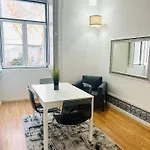 Luxury Rooms, Location In The * Лісабон
