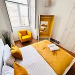 Хостел Luxury Rooms, Location In The