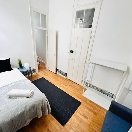 Hostel Luxury Rooms, Location In The
