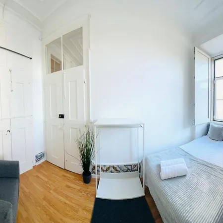 Luxury Rooms, Location In The אכסניה