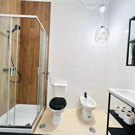 Hostel Luxury Rooms, Location In The