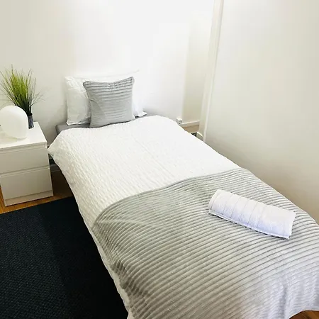 Hostel Luxury Rooms, Location In The *