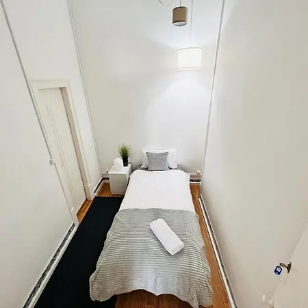 Luxury Rooms, Location In The